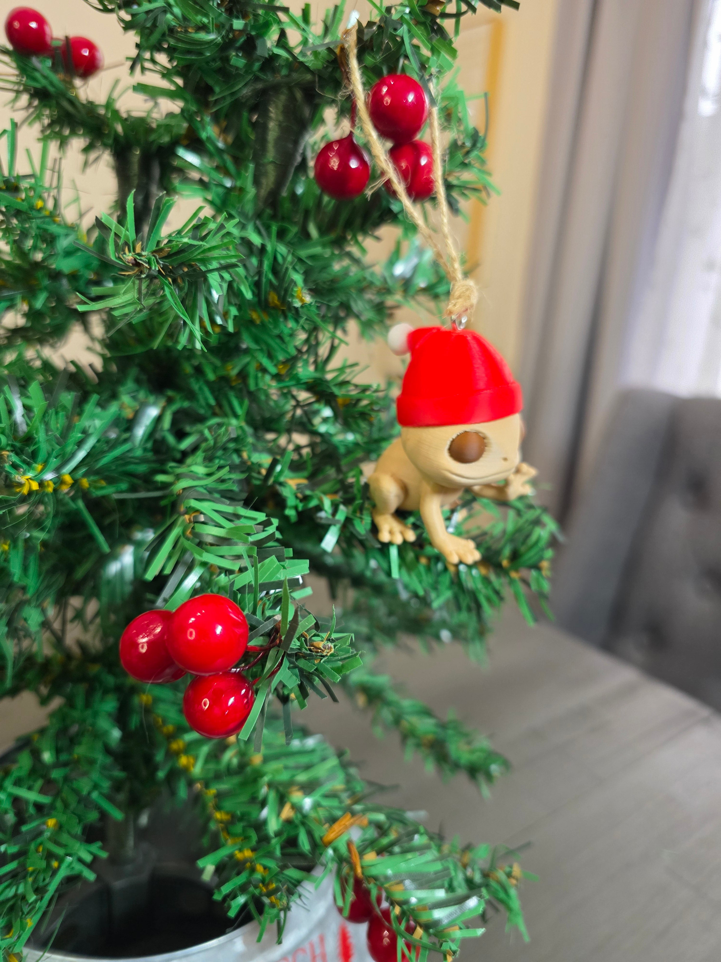 Puerto Rico Coquí wearing a Winter Hat 3D Ornament