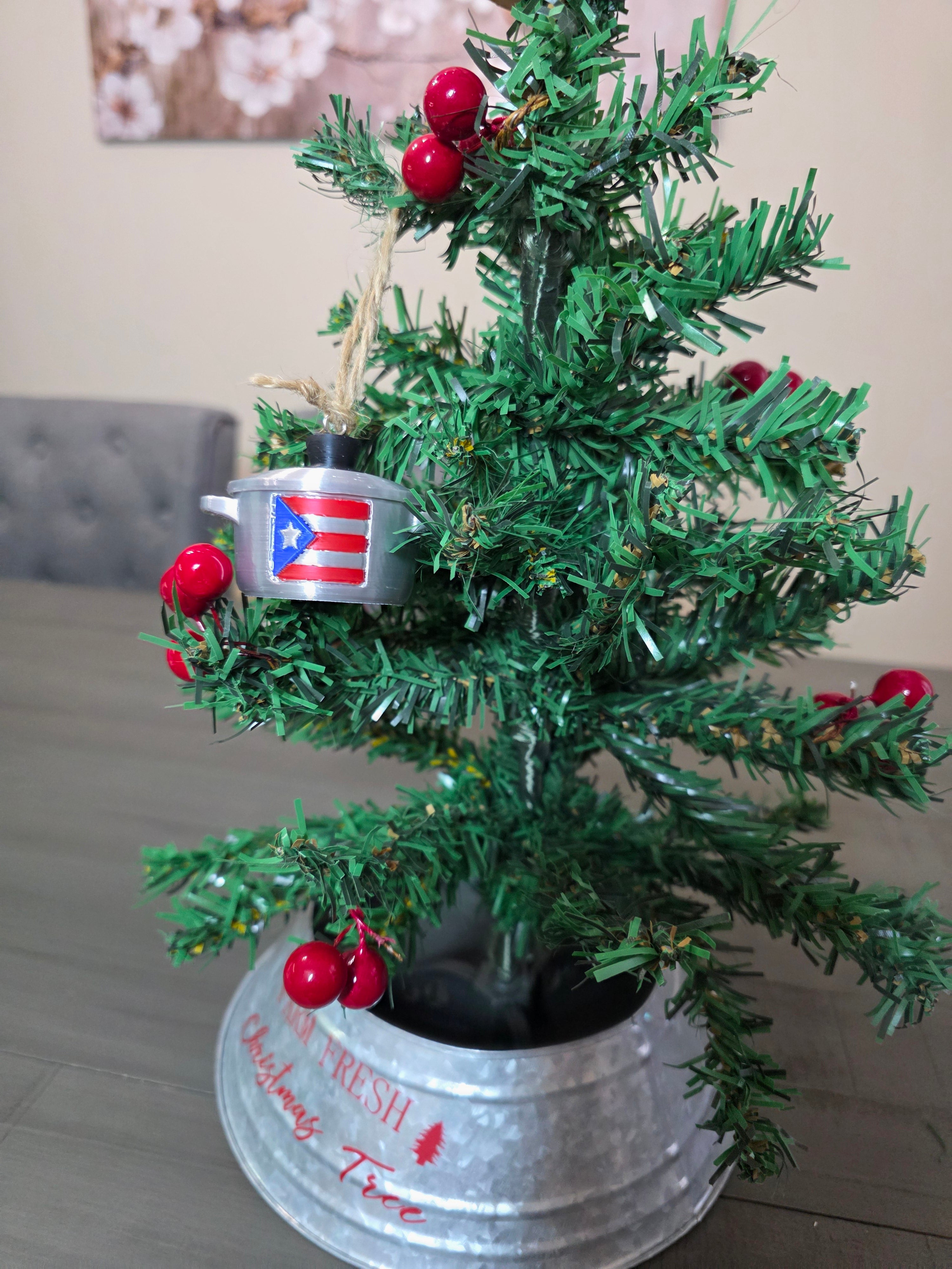 Puerto Rico Caldero with Flag 3D Ornament