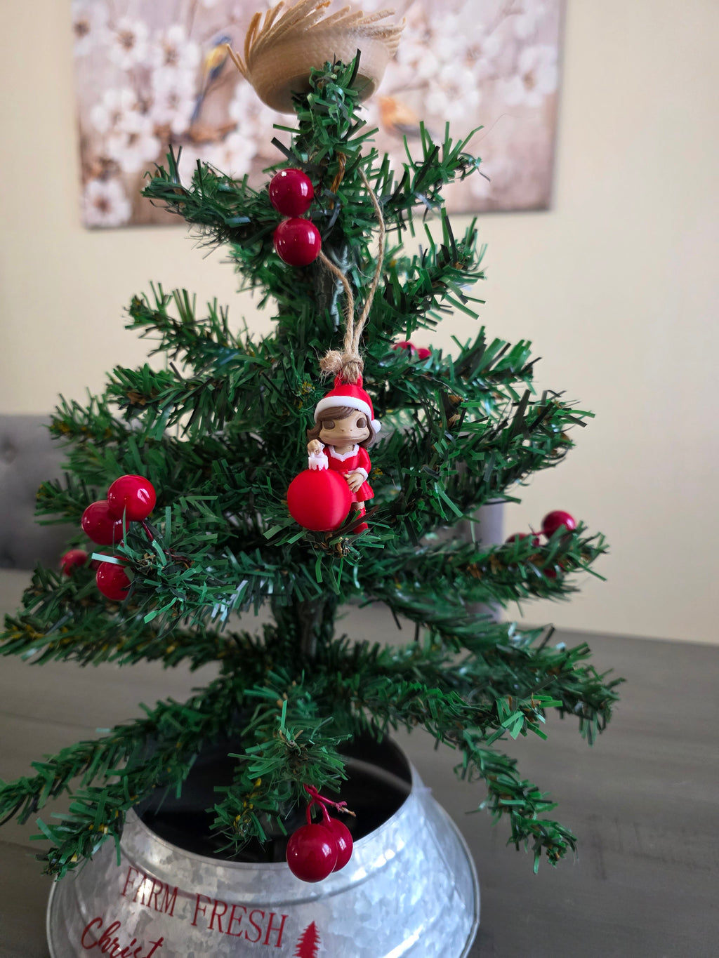 Puerto Rico Coquí Mrs Claus with Pava 3D Ornament 2 inches Tall