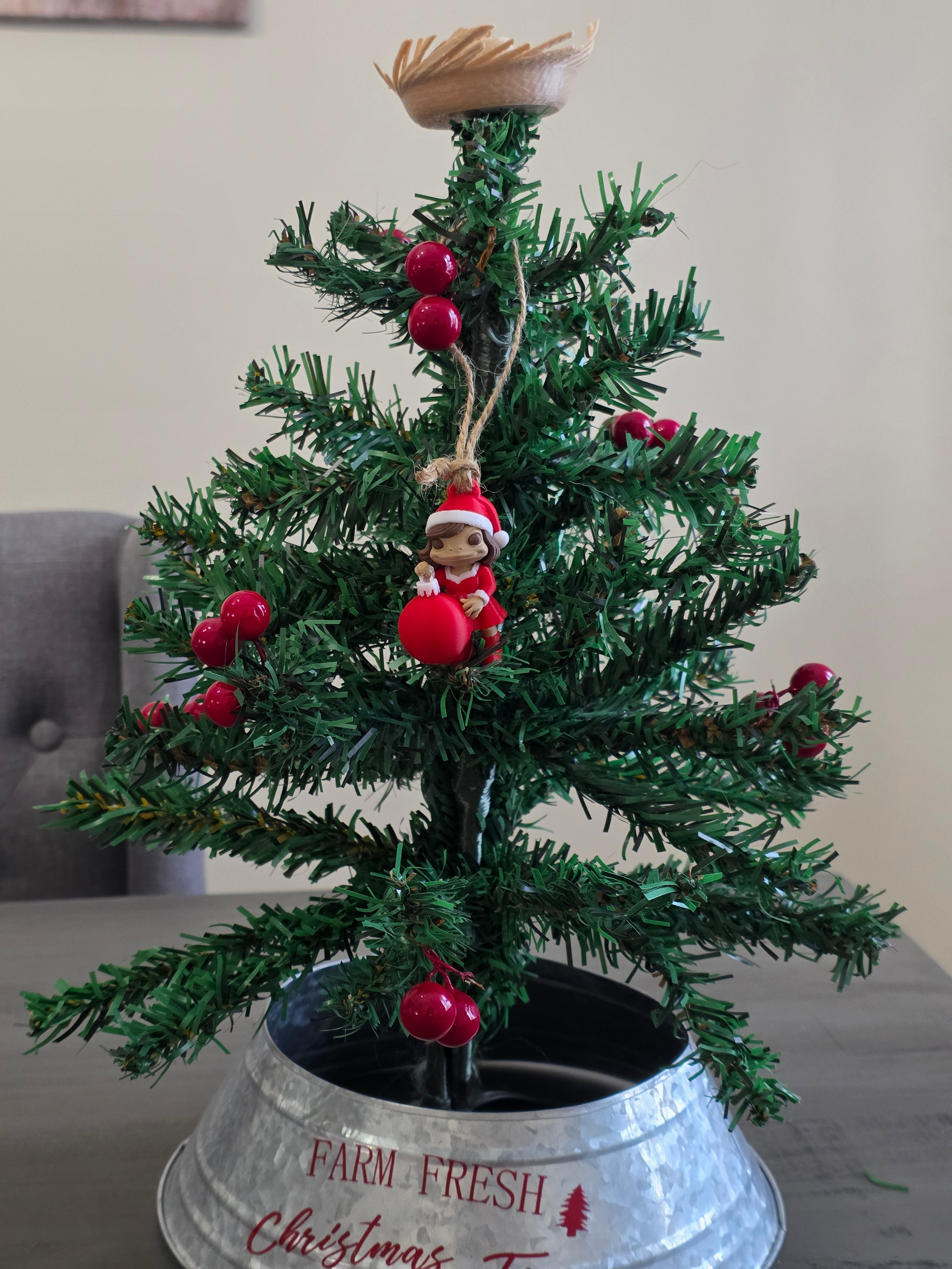 Puerto Rico Coquí Mrs Claus with Pava 3D Ornament 2 inches Tall