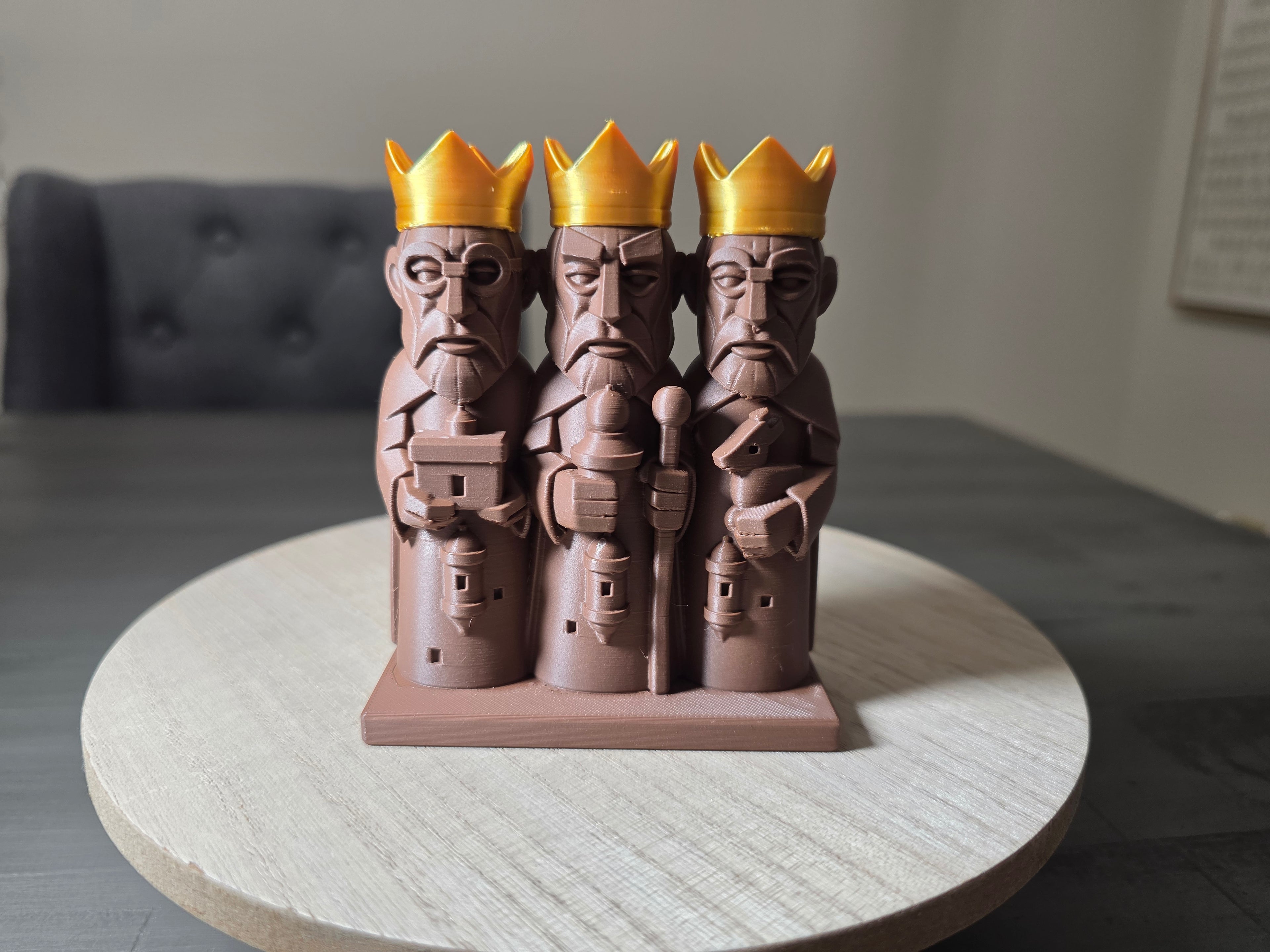 3 Wise Men 4" inch Figurine | Three Kings Decor | 3D Printed Reyes Magos | Gold Crown Holiday Display