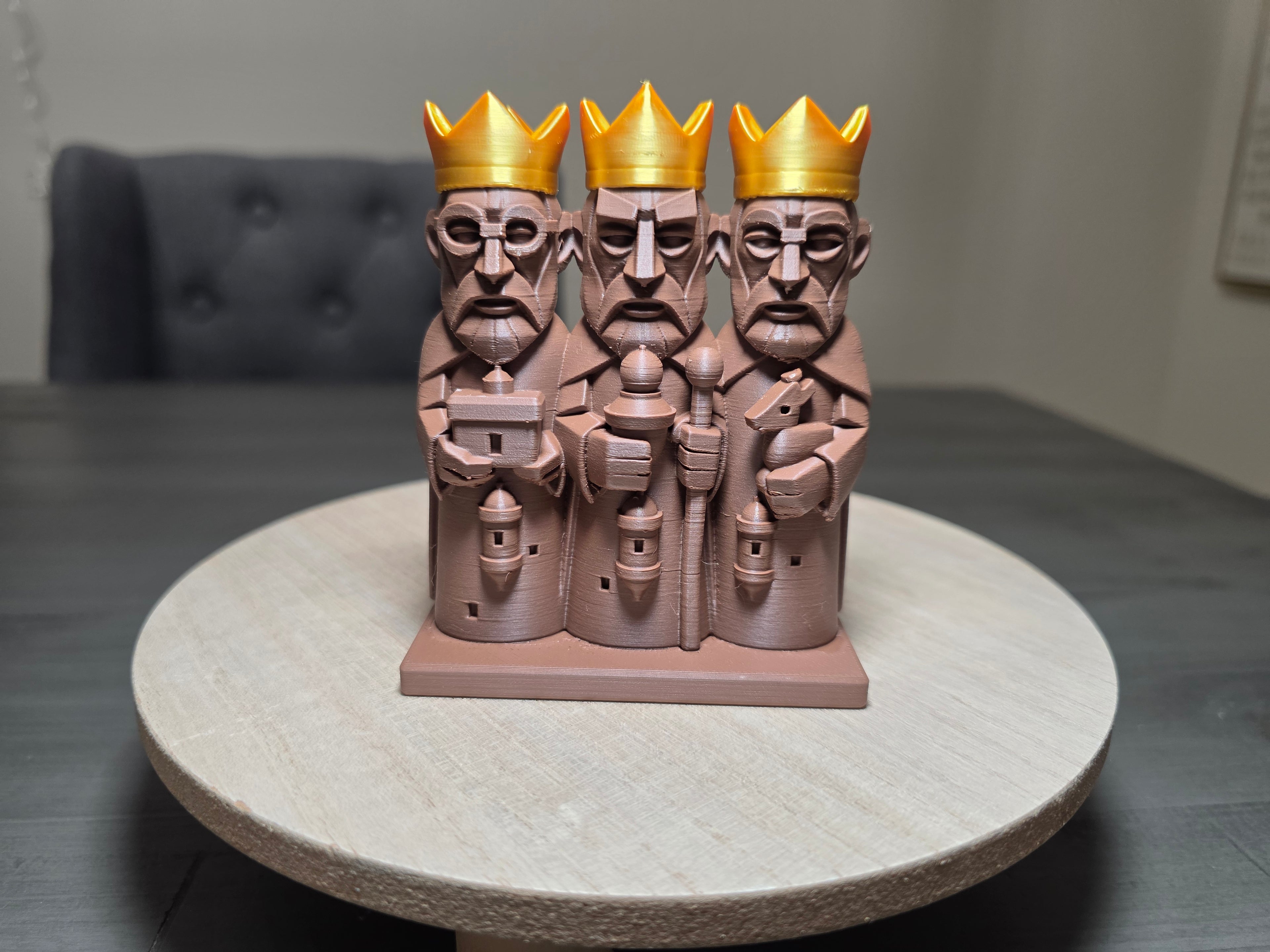 3 Wise Men 4" inch Figurine | Three Kings Decor | 3D Printed Reyes Magos | Gold Crown Holiday Display
