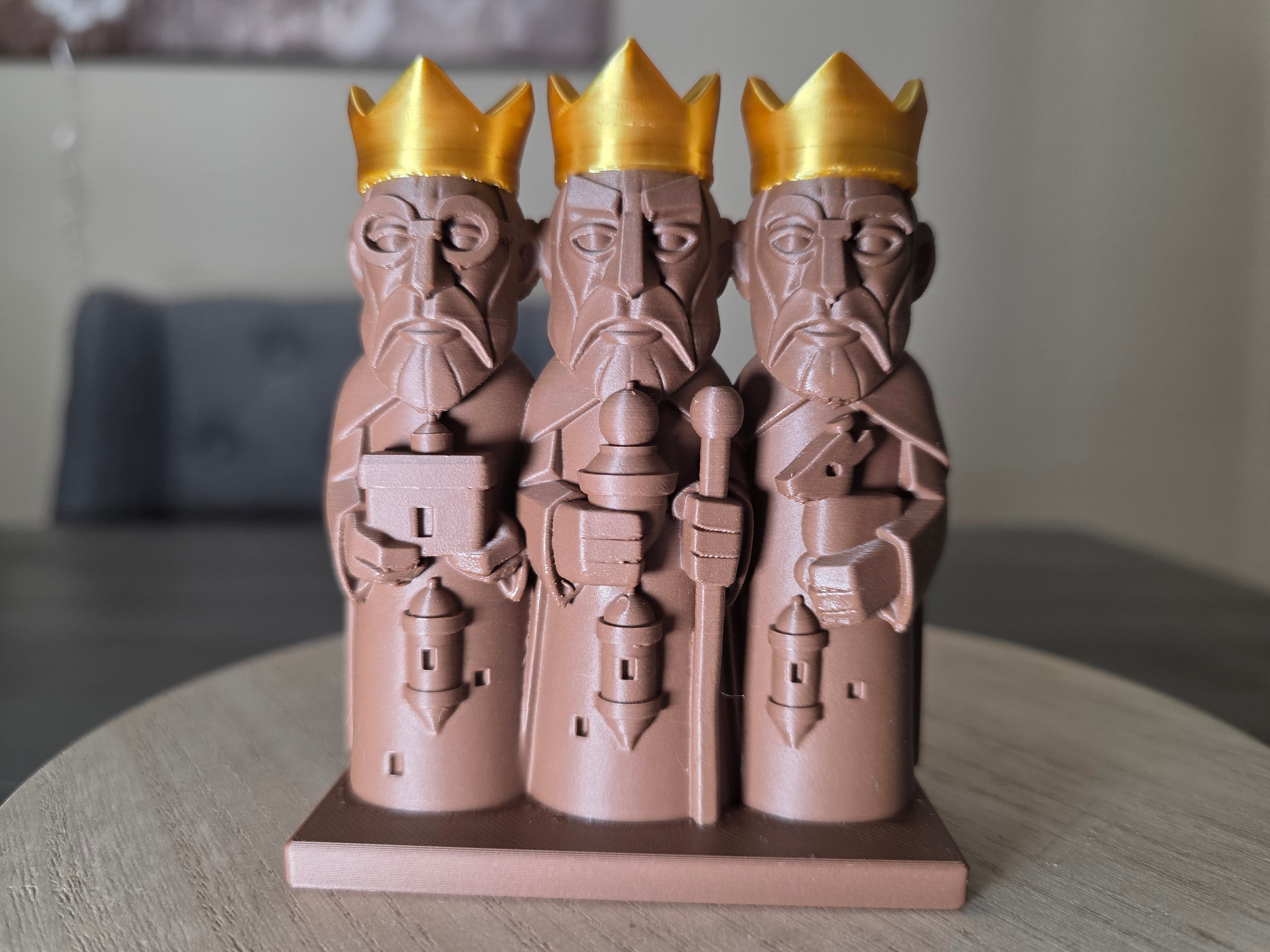 3 Wise Men 4" inch Figurine | Three Kings Decor | 3D Printed Reyes Magos | Gold Crown Holiday Display