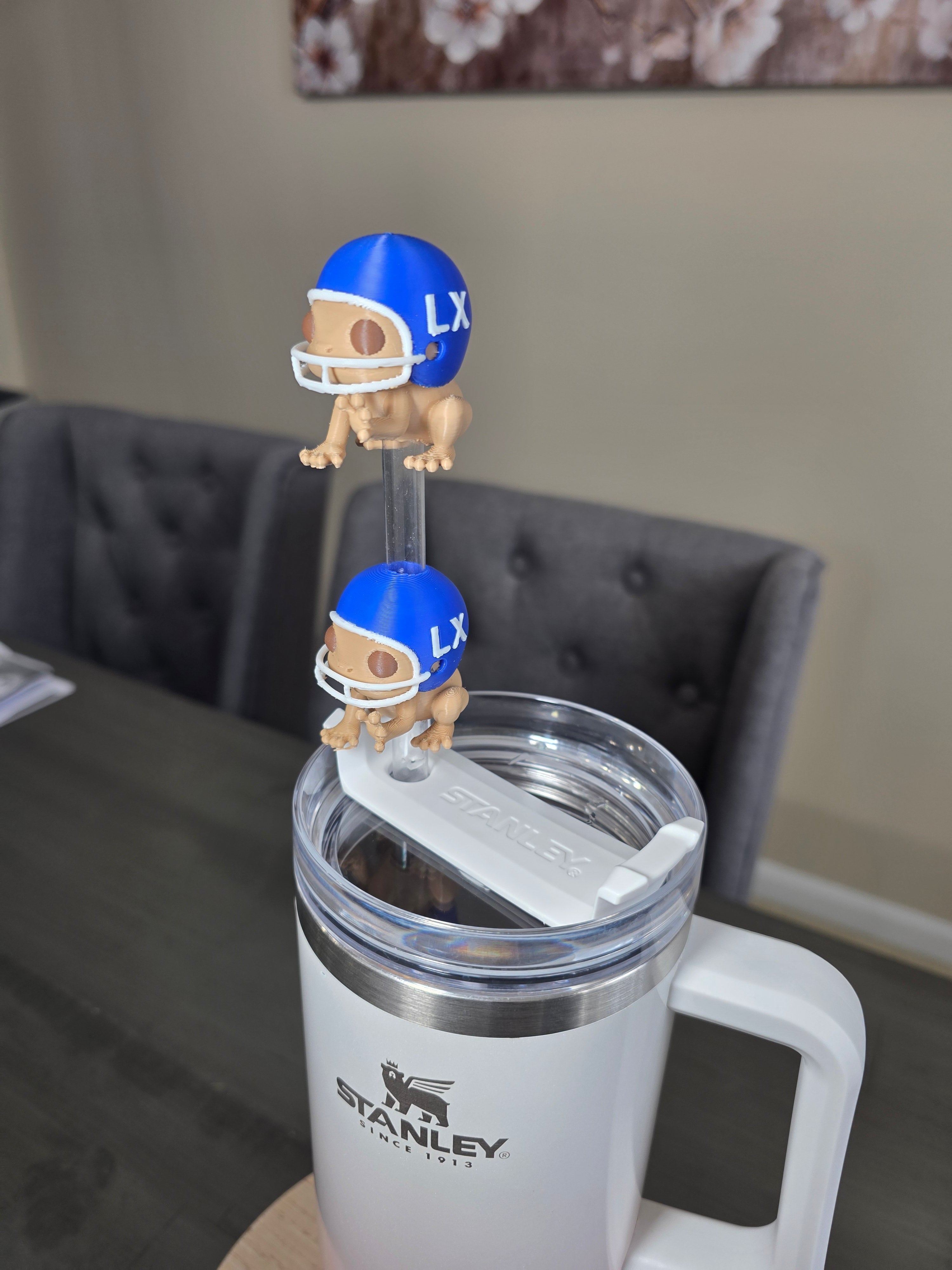 Bulk - Benito Bowl LX Coquí Frog Wearing a Football Helmet 3D Straw Topper or Straw Charm