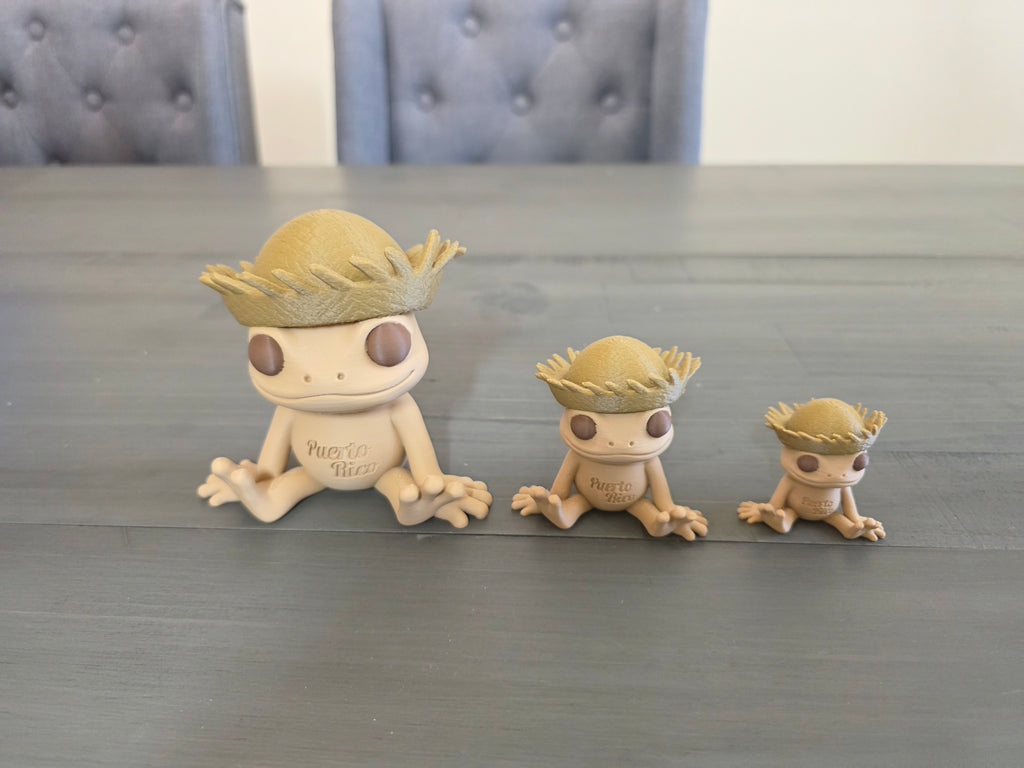 Puerto Rico Sitting Coquí with Pava Hat Desk Buddy | 3D Printed PLA Figurine | Boricua Frog Decor | 1.75” 2.5” 4” Sizes