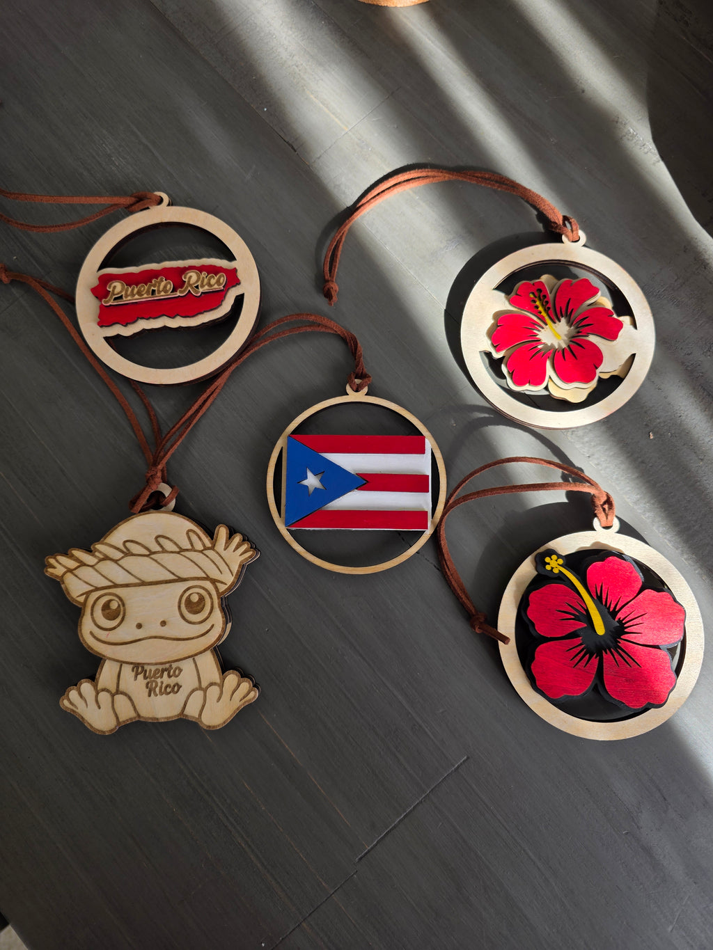 Puerto Rico Coquí Wooden Car or Tree Ornament (1 Per Pack) (Coquí Not Included)