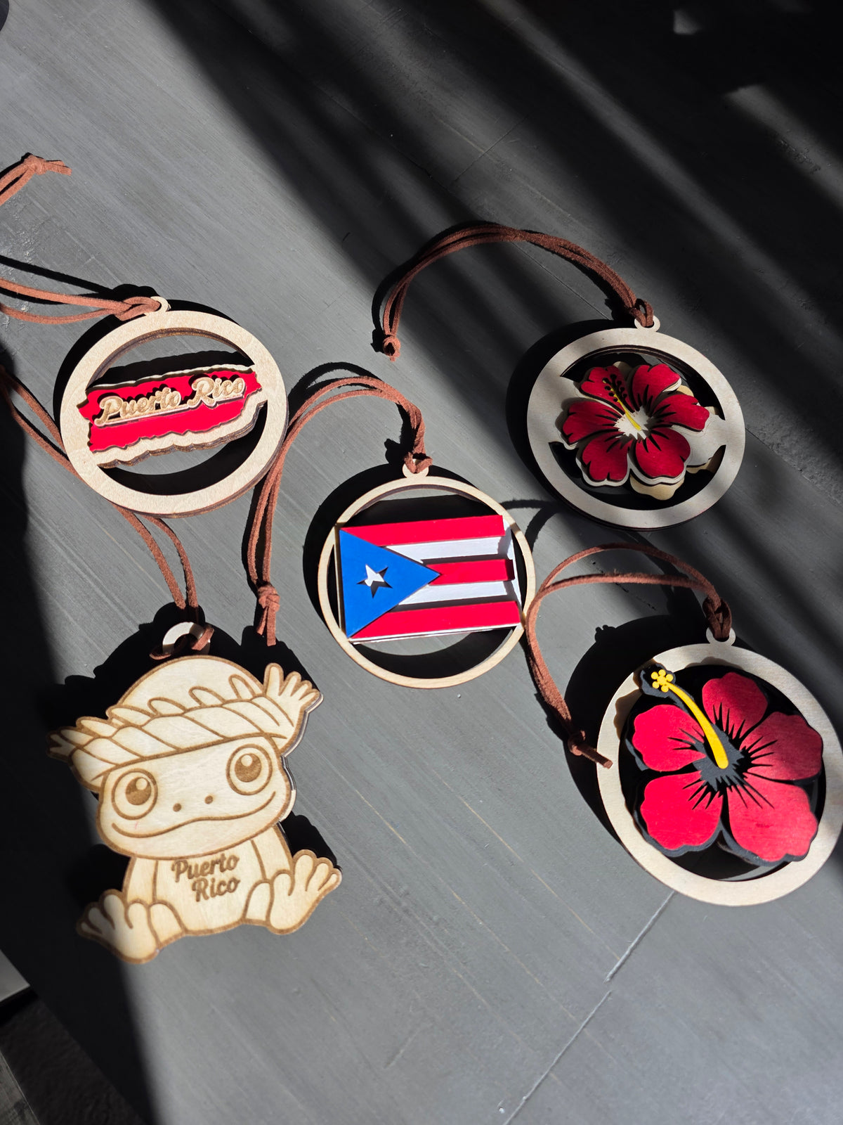 Puerto Rico Coquí Wooden Car or Tree Ornament (1 Per Pack) (Coquí Not Included)