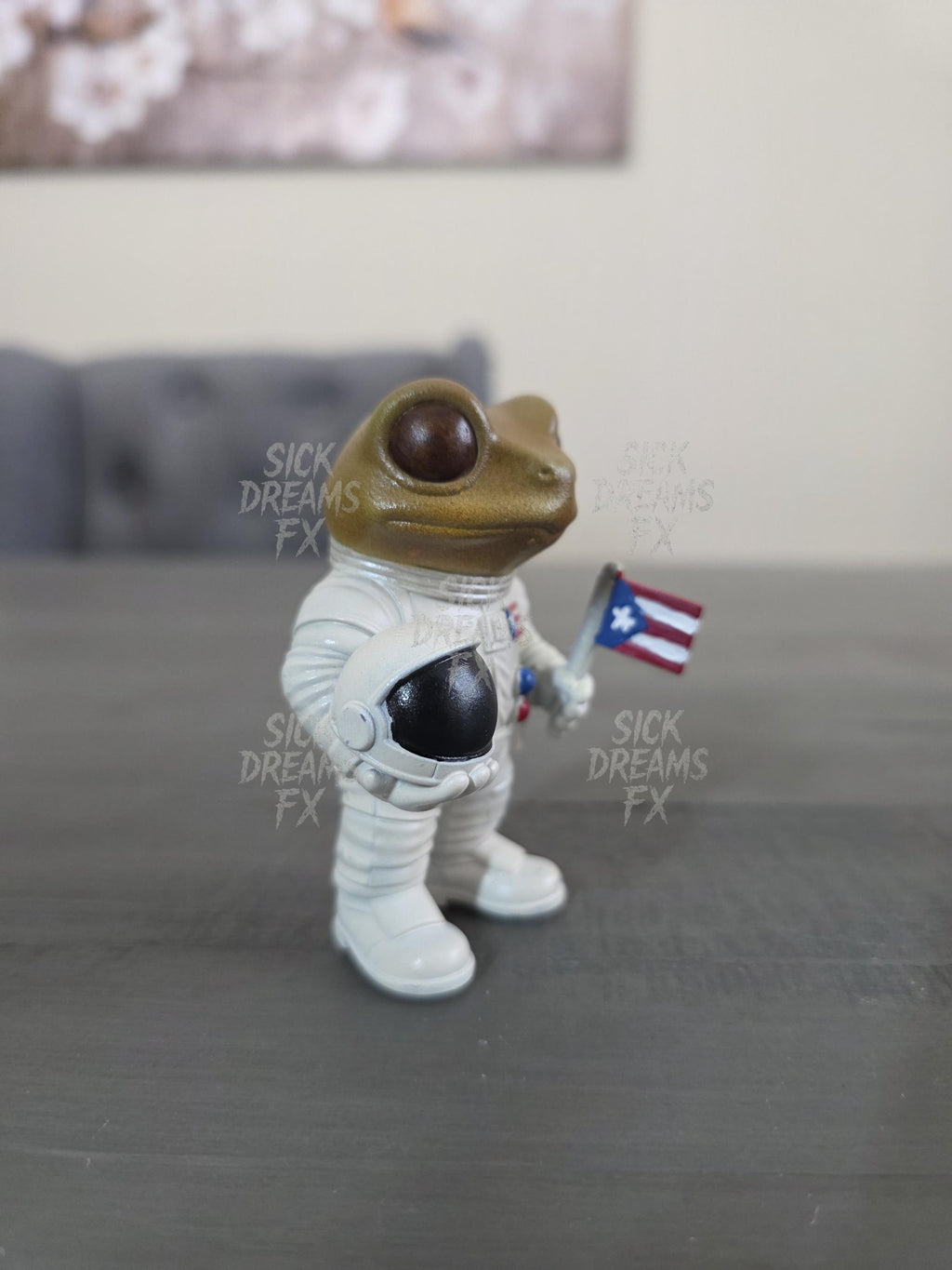 Puerto Rican Coquí Astronaut With PR Flag Figurine | Honoring NASA Astronaut Joseph M. Acaba | 3D Printed Collectible | Boricua Space