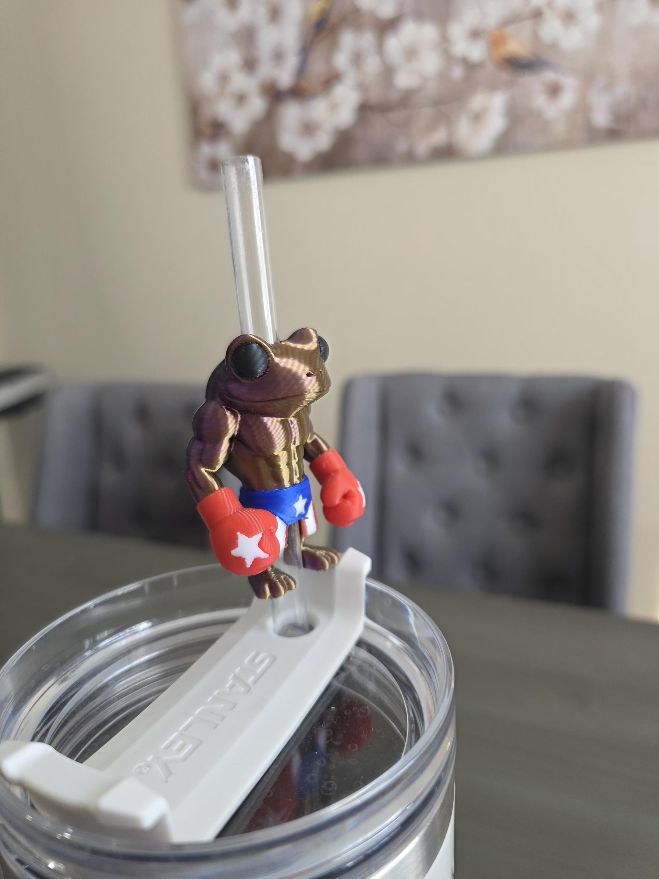 Puerto Rico Coquí Boxeador Straw Charm – 3D Printed 3-Color Silk PLA, Fits 10.5-11mm Tumbler Straw | Straw Cover Topper Tumbler Accessory