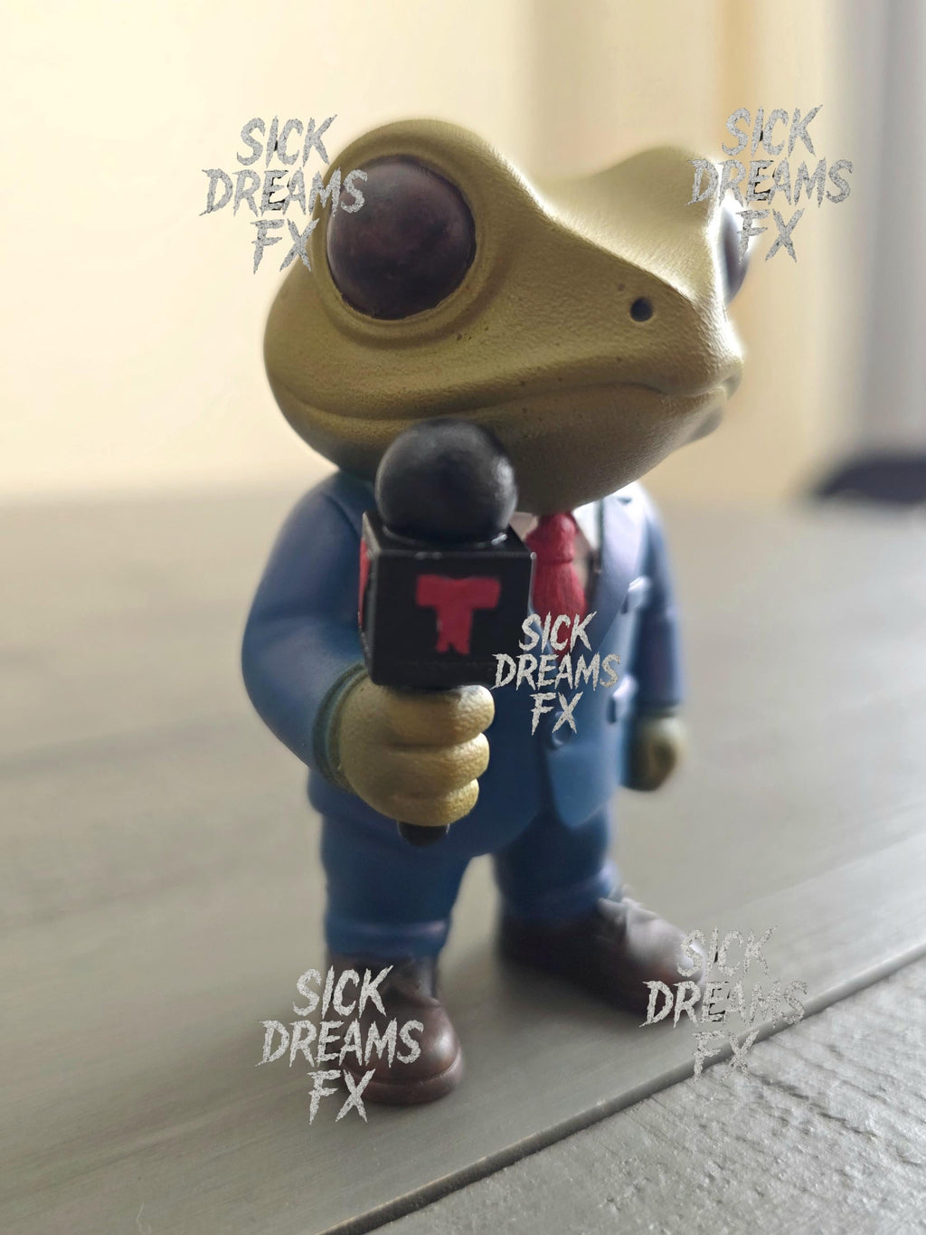 Coquí Noticiero | 3" Puerto Rico News Anchor Figurine | ABS Resin | Telemundo-Inspired Hand Painted Collectible