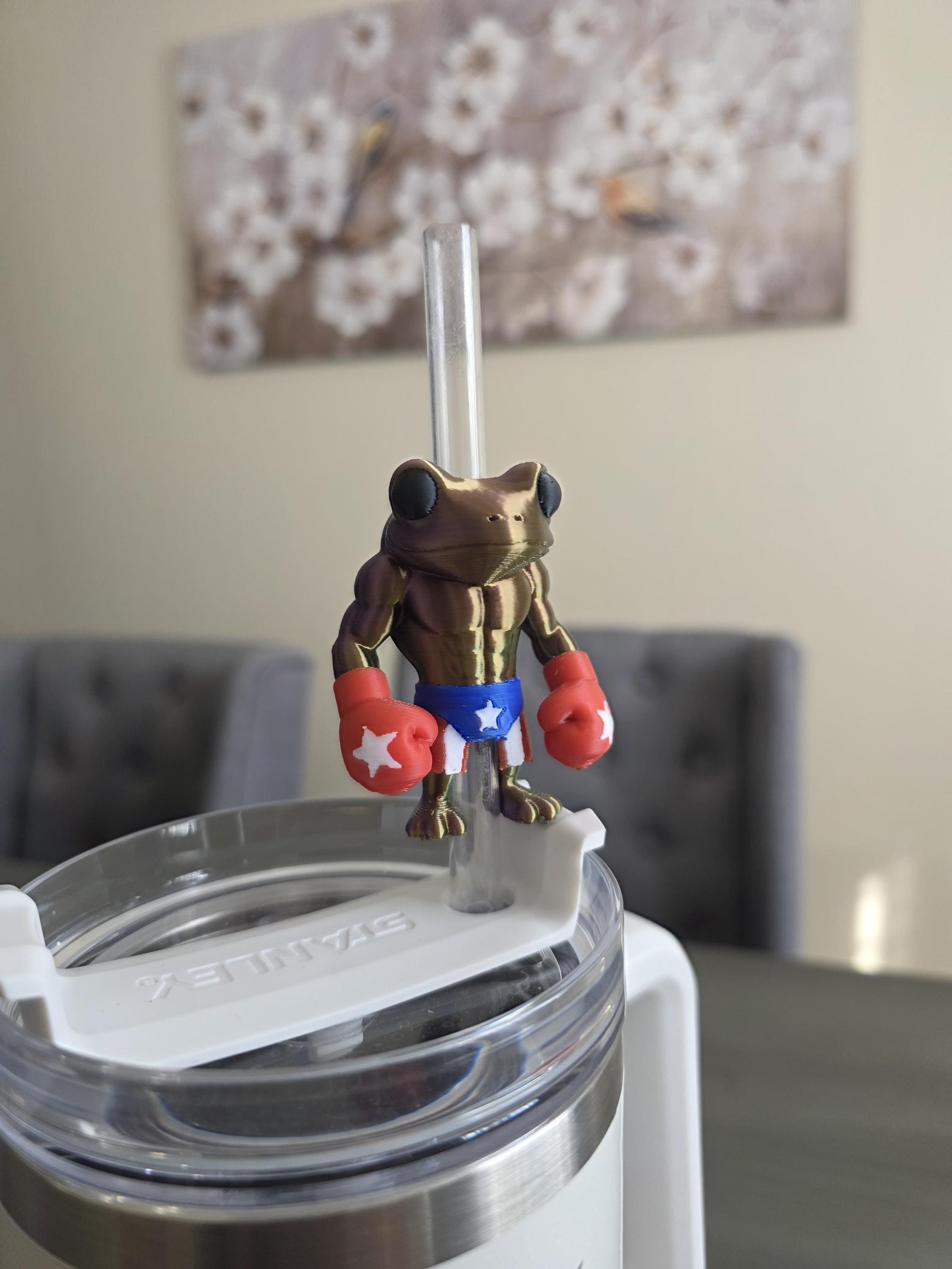 Puerto Rico Coquí Boxeador Straw Charm – 3D Printed 3-Color Silk PLA, Fits 10.5-11mm Tumbler Straw | Straw Cover Topper Tumbler Accessory