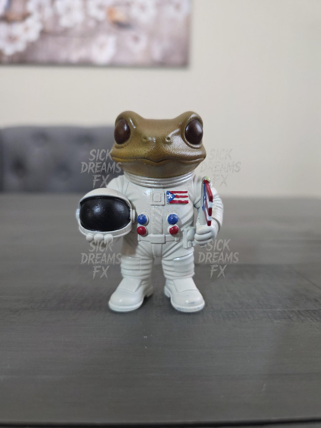 Puerto Rican Coquí Astronaut With PR Flag Figurine | Honoring NASA Astronaut Joseph M. Acaba | 3D Printed Collectible | Boricua Space