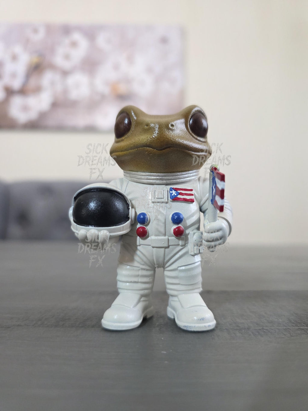 Puerto Rican Coquí Astronaut With PR Flag Figurine | Honoring NASA Astronaut Joseph M. Acaba | 3D Printed Collectible | Boricua Space